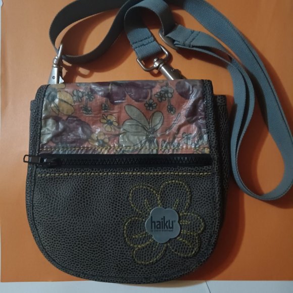 Haiku Bags Haiku Canvas Hand Painted Rustic Leather Detachble Strap